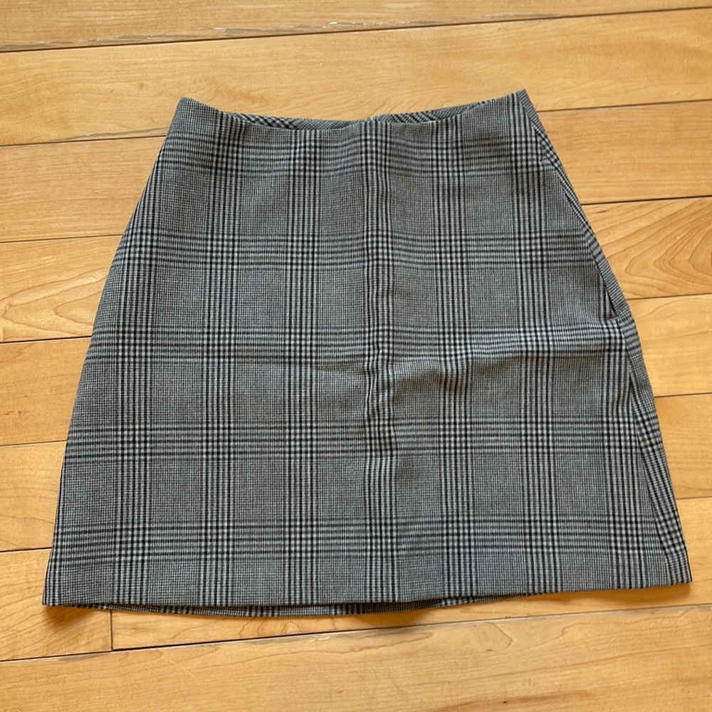 Aritzia Wilfred Checkered Skirt